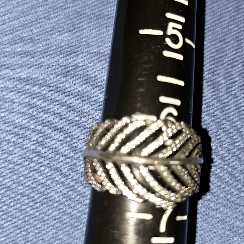 Pandora Feather Ring sz 6.5